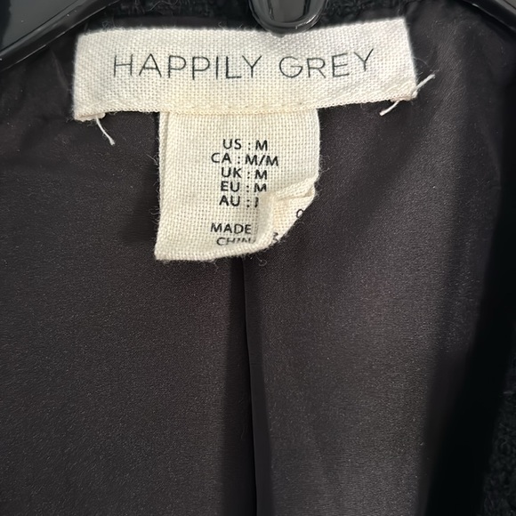 Happily Grey women’s black vest, size medium - Picture 5 of 7